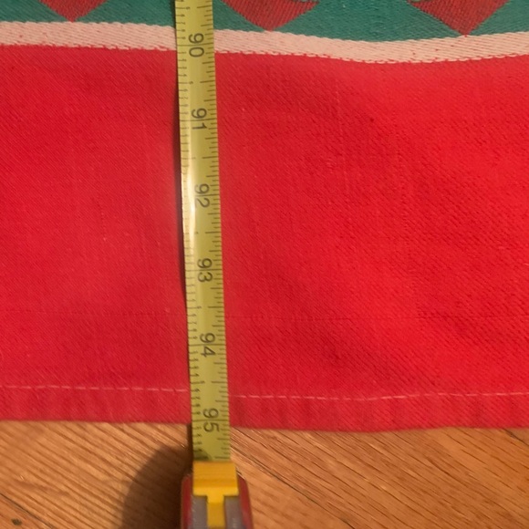 Vintage Christmas tablecloths total of 2 - Picture 9 of 9